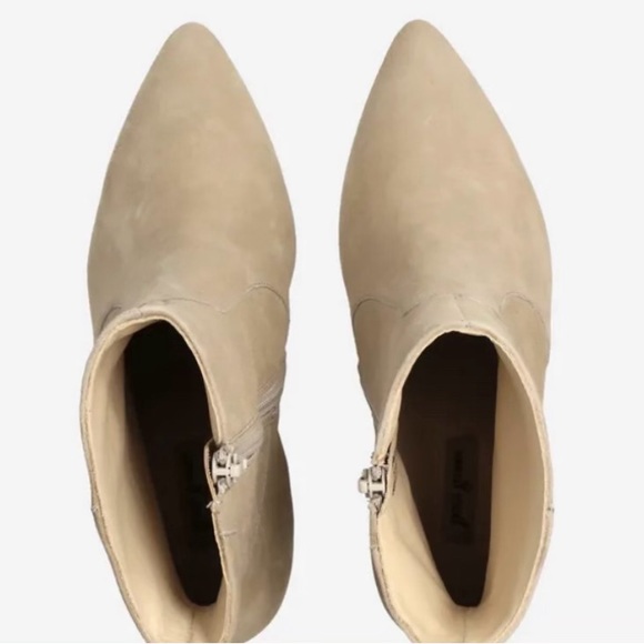 Pointed Toe Bootie
Never Worn, in Box - Picture 6 of 14